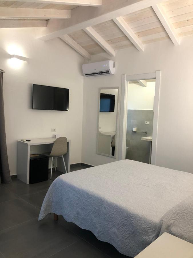 Longevity Hotel Tortolì Buitenkant foto