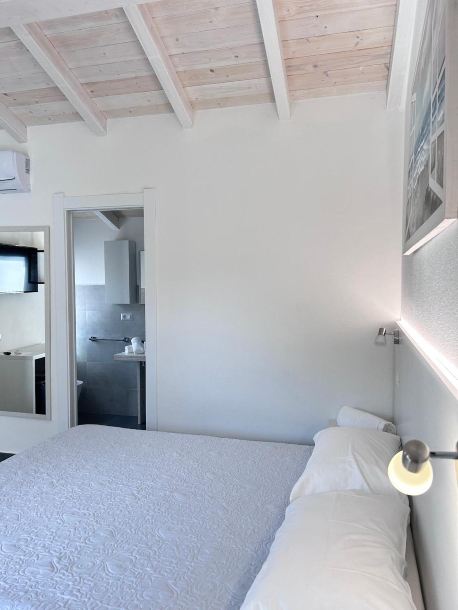 Longevity Hotel Tortolì Buitenkant foto