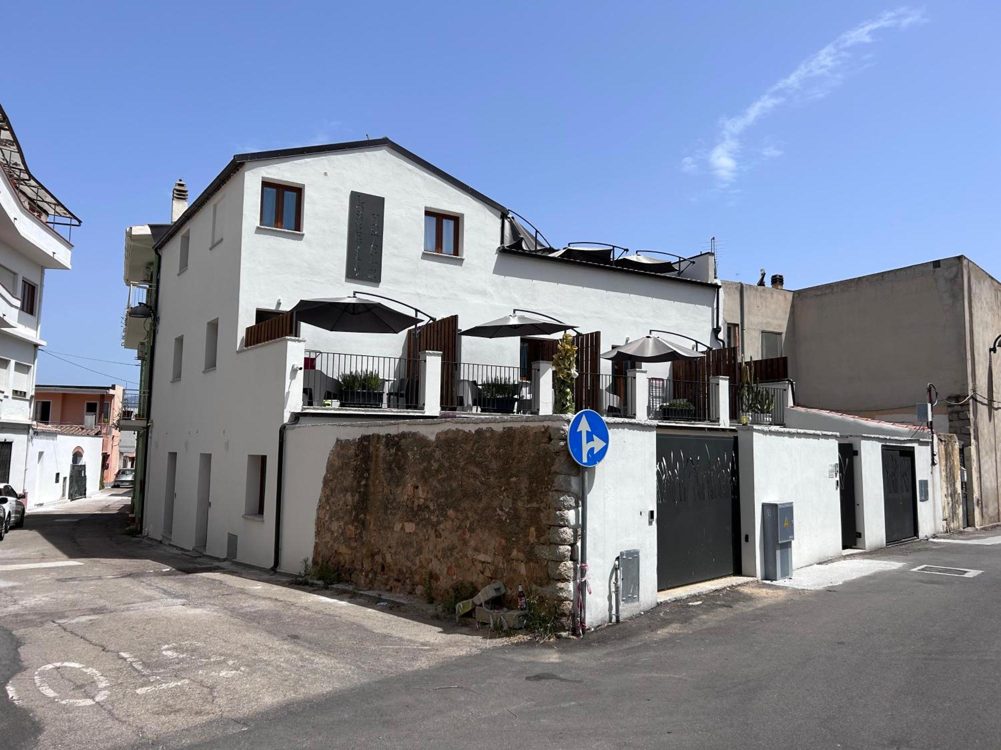 Longevity Hotel Tortolì Buitenkant foto