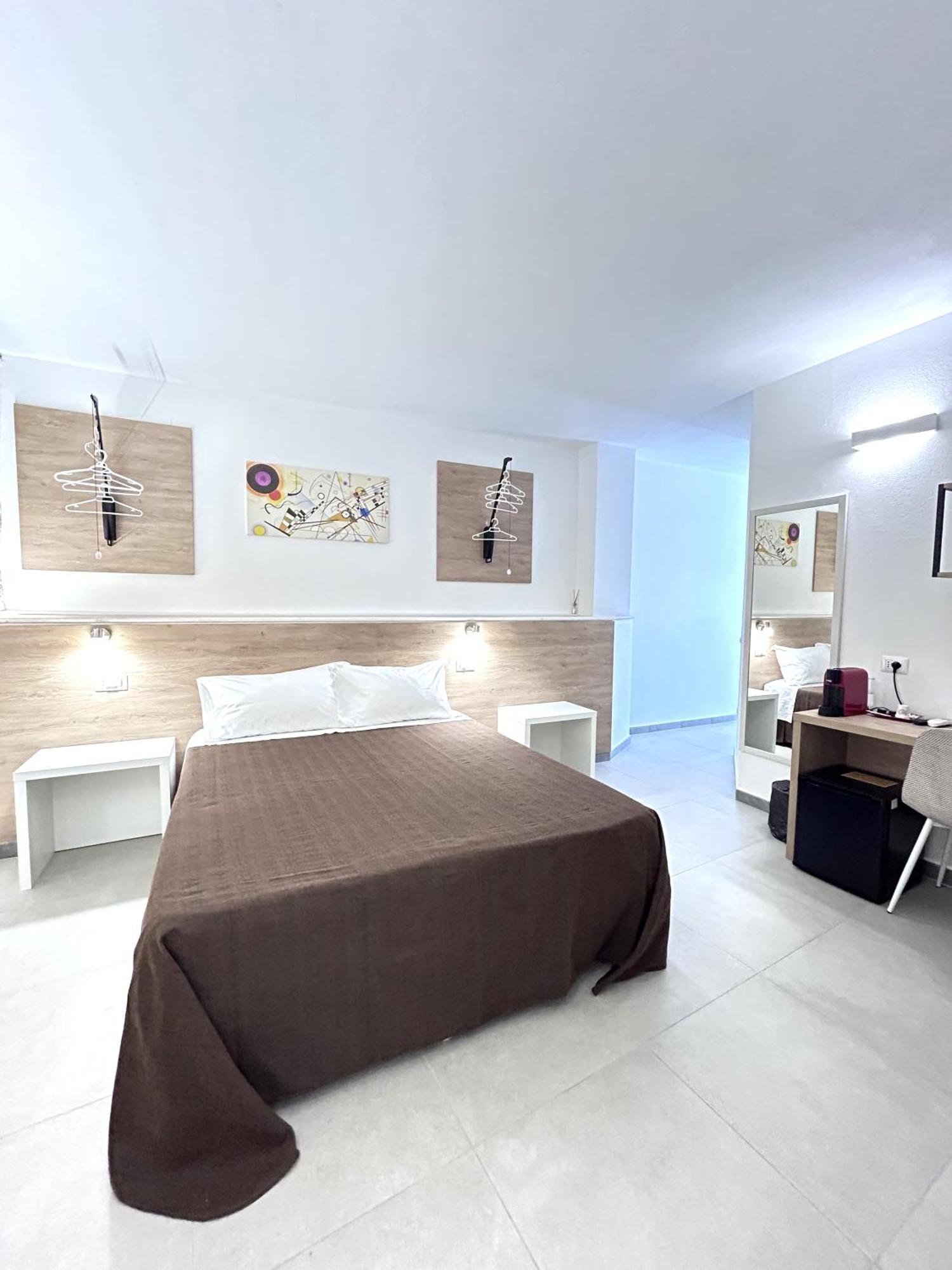 Longevity Hotel Tortolì Buitenkant foto