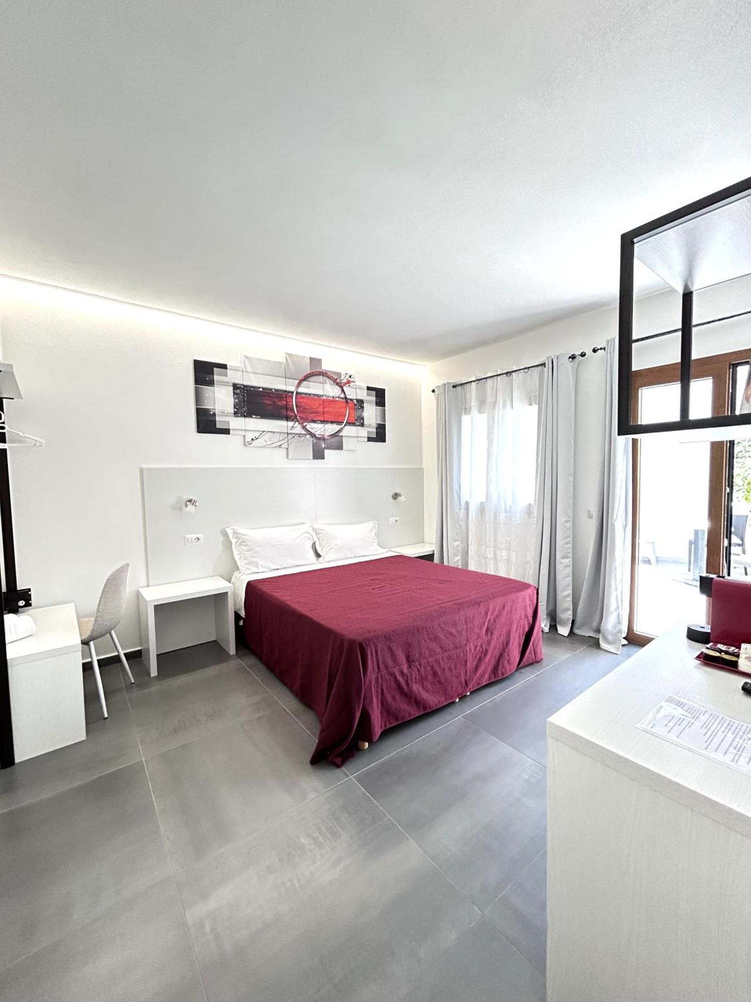 Longevity Hotel Tortolì Buitenkant foto