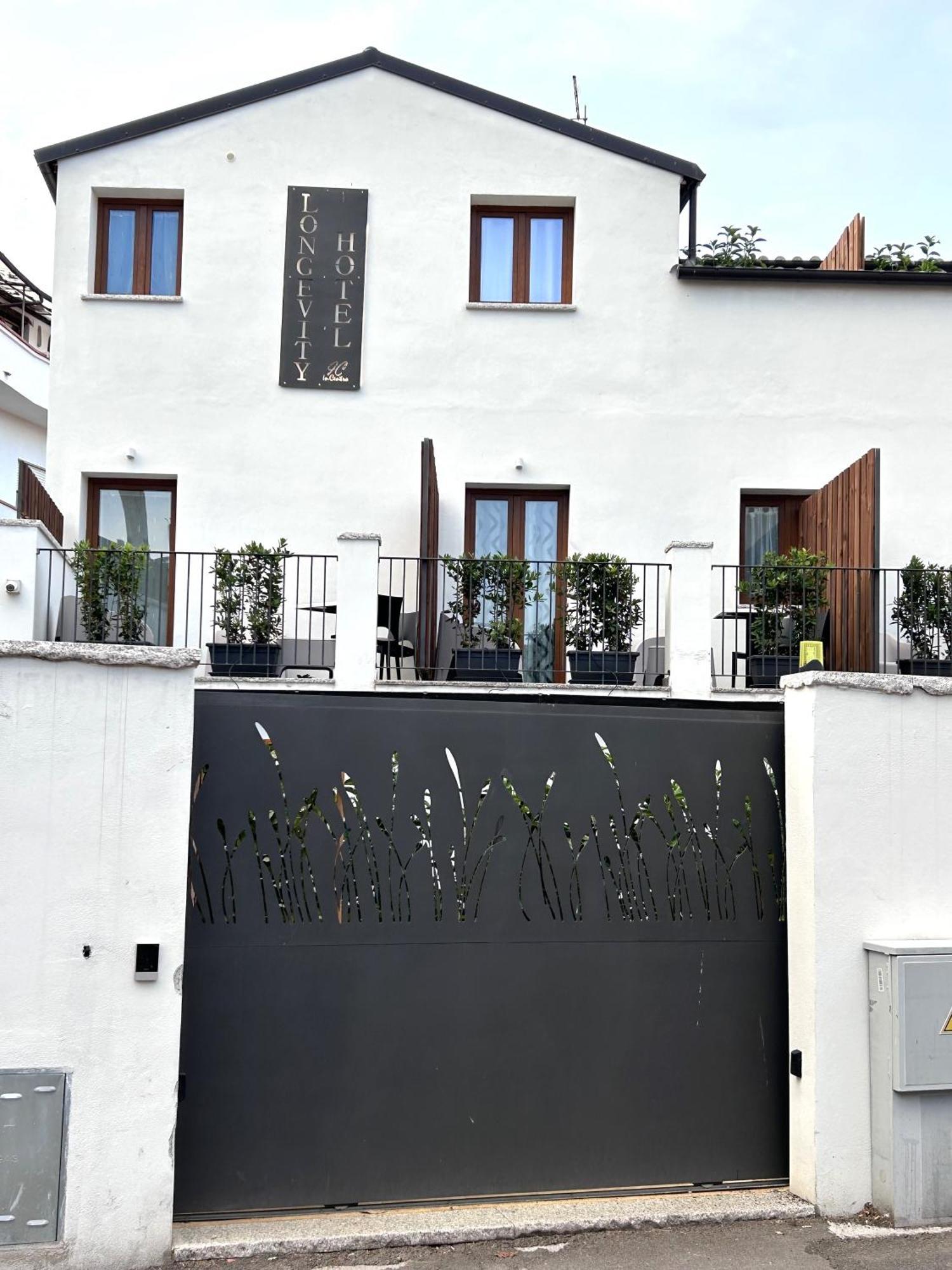 Longevity Hotel Tortolì Buitenkant foto