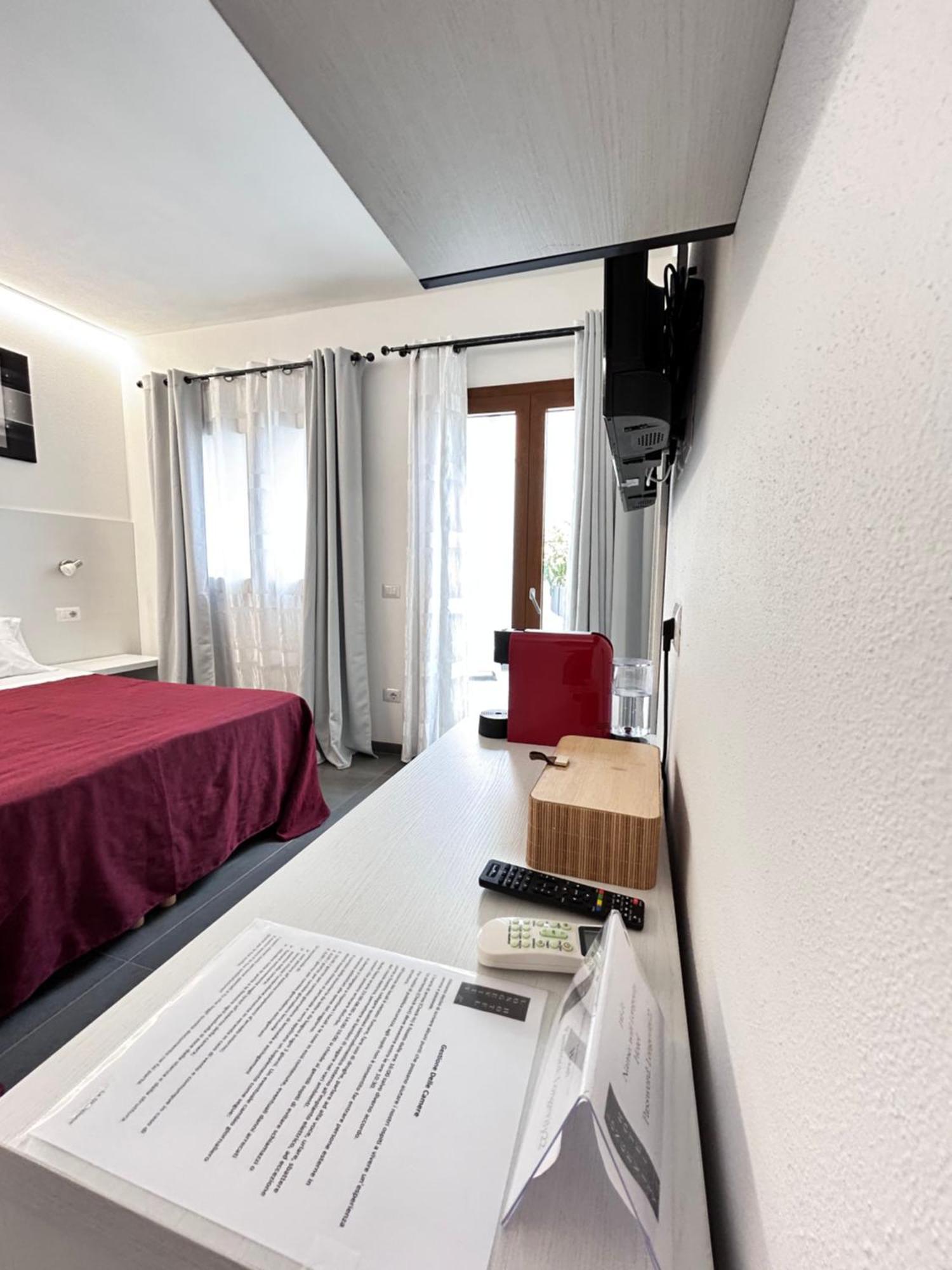 Longevity Hotel Tortolì Buitenkant foto